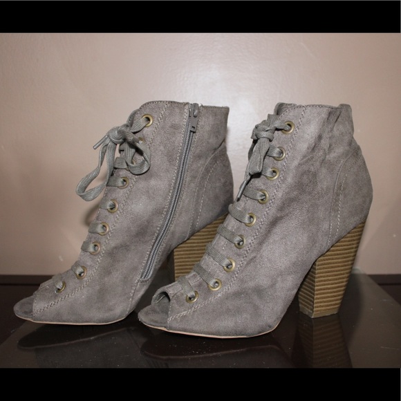 Payless brand Fioni gray lace up heels - Picture 3 of 5